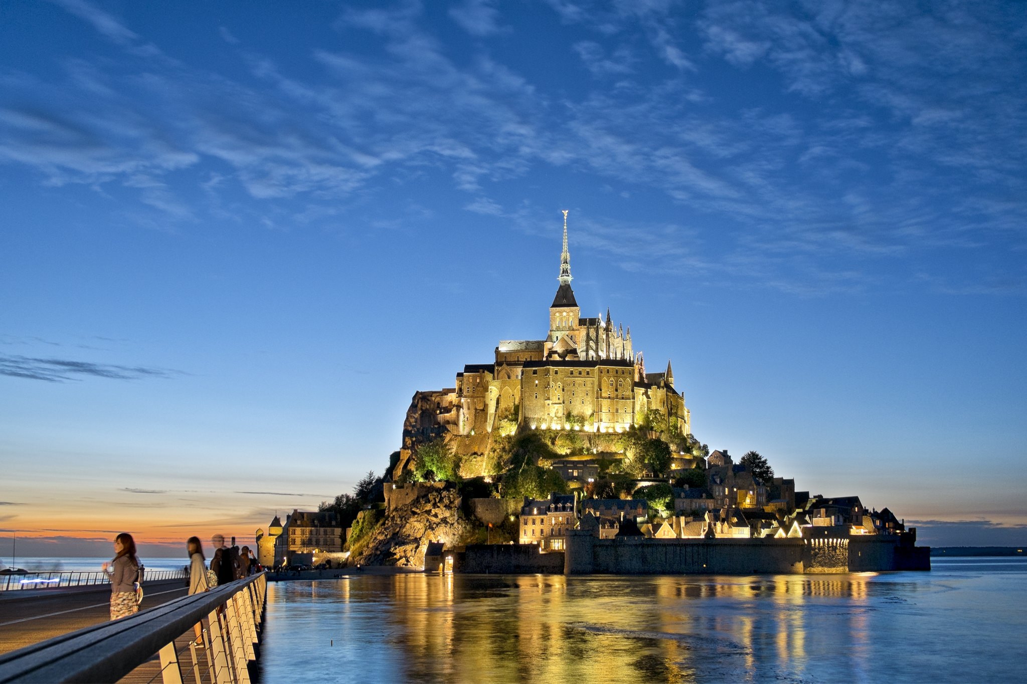 Mont Saint-Michel au coucher du soleil